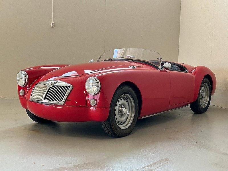 Röd Begagnad 1959 MG Twin Cam Cab | 595 000 kr - Bild 1/4
