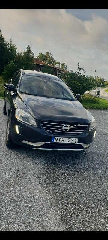 Svart Begagnad 2014 Volvo XC60 Momentum SUV | 99 000 kr (Marknadspris) - Bild 1/4