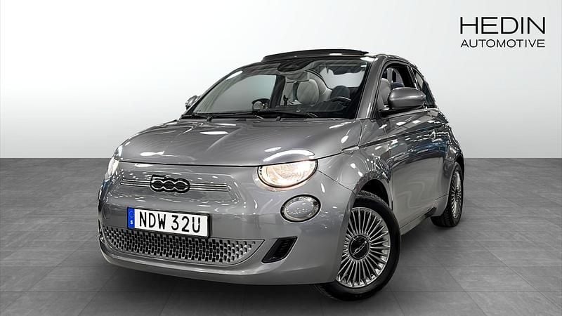 Begagnad Fiat 500e Icon 86 kW (118 HK) 2022 Svart Halvkombi