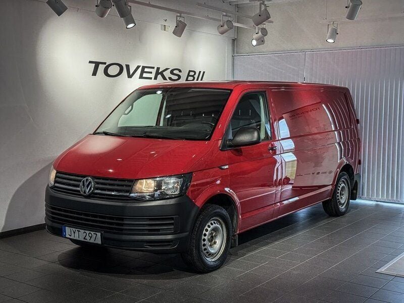 Röd Begagnad 2016 VW T6 Van | 164 900 kr (Marknadspris) - Bild 1/4