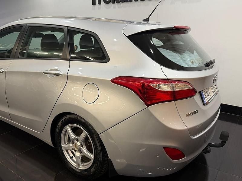 Begagnad Hyundai i30 110 HK (80 kW) 2012 Silver Kombi