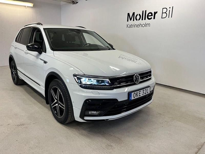 Vit (pure white) Begagnad 2020 VW Tiguan GT SUV | 319 000 kr (Marknadspris) - Bild 1/4