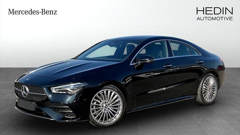 Ny 2025 Mercedes CLA200 AMG line Sportkupé | 428 000 kr (Marknadspris) - Bild 1/4