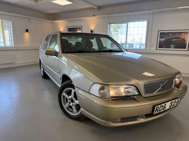 Ljusgrön Begagnad 1999 Volvo S70 Sedan | 9 900 kr (Dyr) - Bild 1/4