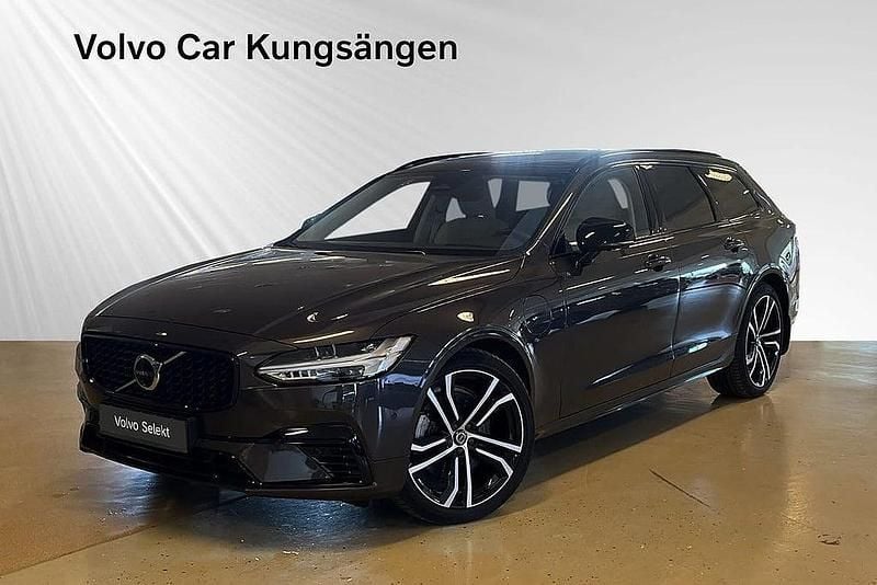 Grå Begagnad 2023 Volvo V90 Plus Kombi | 429 900 kr (Marknadspris) - Bild 1/3