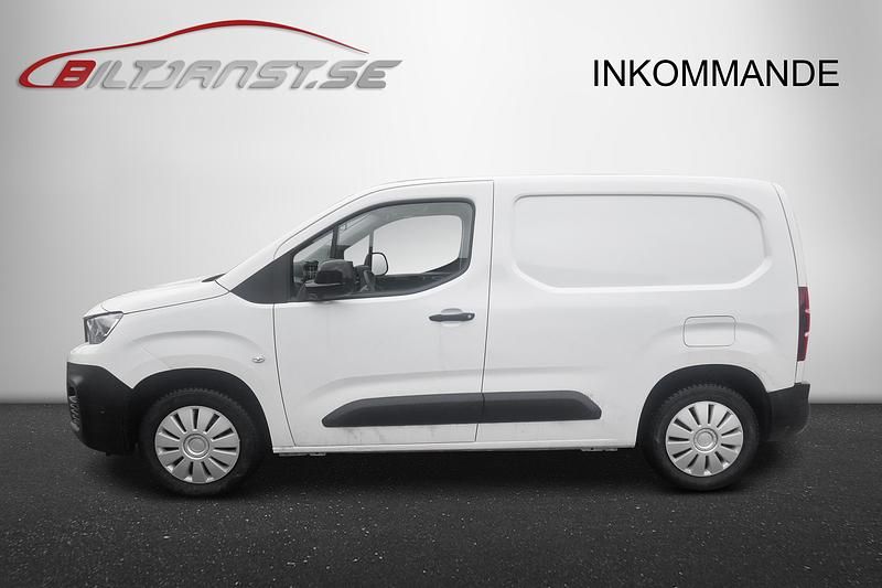 Begagnad Peugeot Partner 132 HK (97 kW) 2023 Vit Minibuss