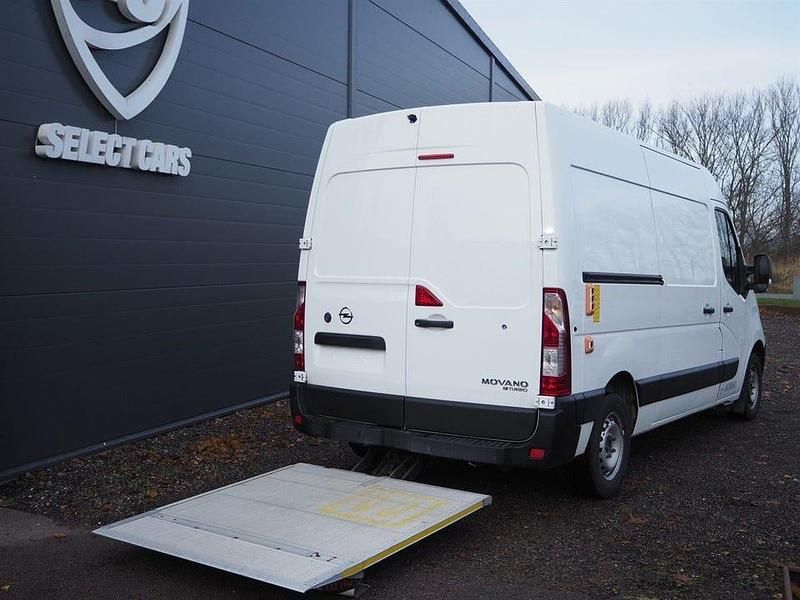 Begagnad Opel Movano 170 HK (125 kW) 2017 Vit Van