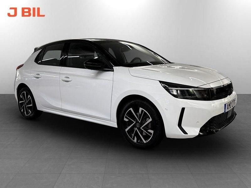 Vit Begagnad 2024 Opel Corsa Halvkombi | 219 900 kr (Marknadspris) - Bild 1/4