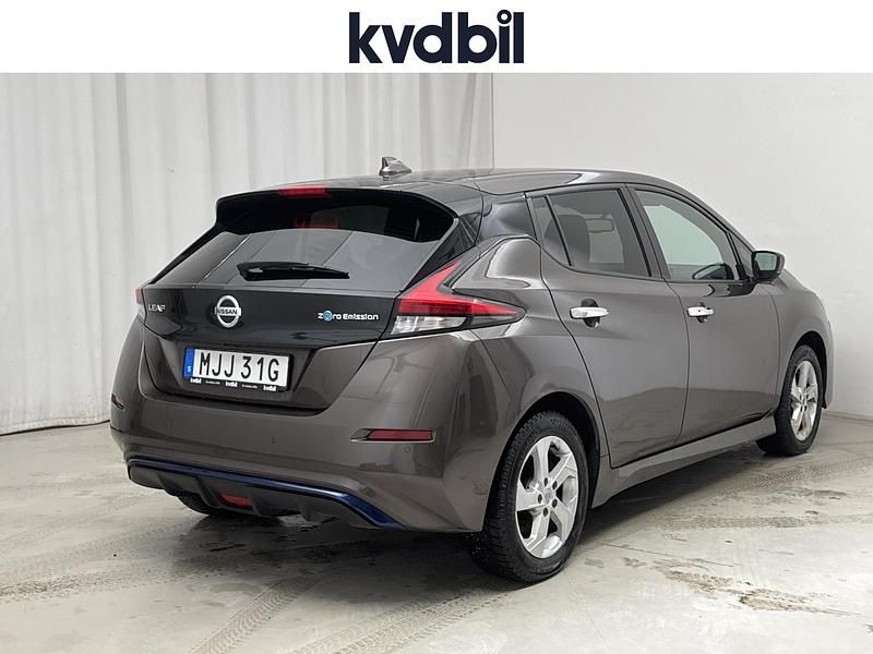 Begagnad Nissan Leaf 2022 Brun Halvkombi