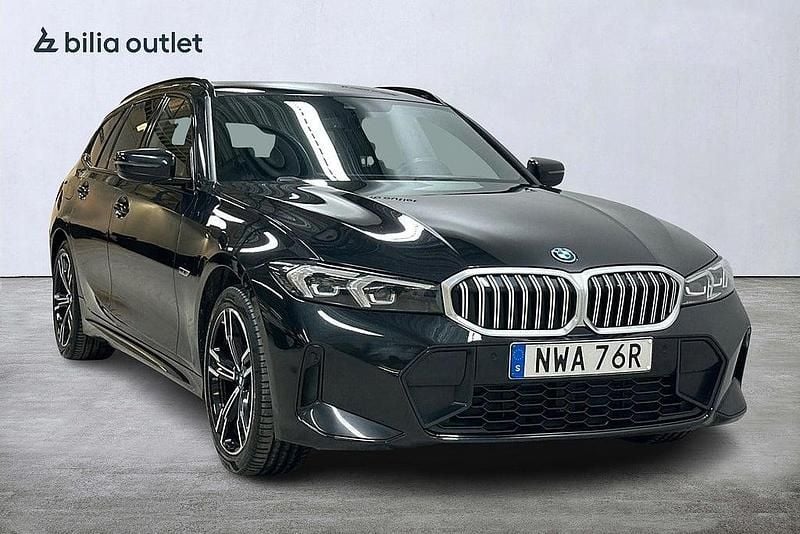 Begagnad BMW 330 M Sport 292 HK (214 kW) 2023 Svart Kombi