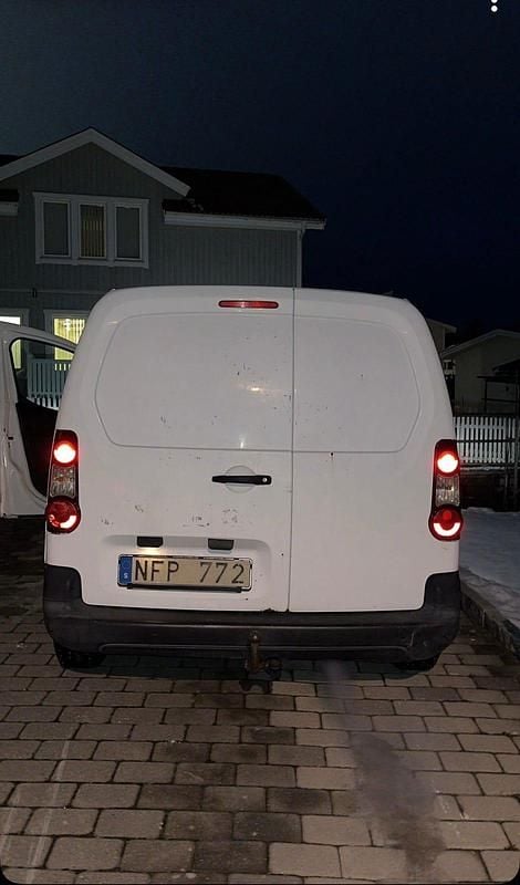 Begagnad 2013 Peugeot Partner Minibuss | 33 000 kr (Bra pris) - Bild 1/4