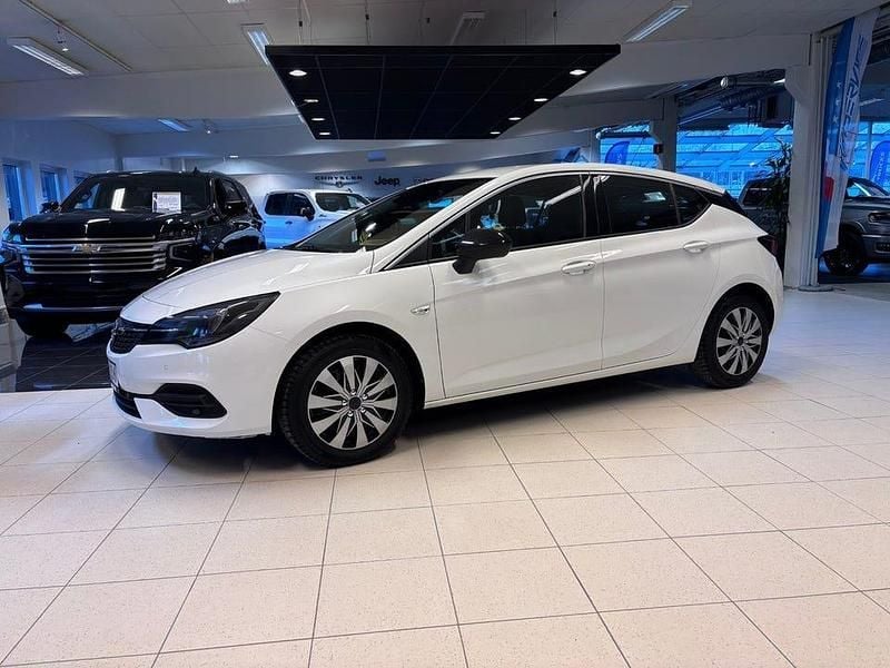Begagnad Opel Astra 146 HK (107 kW) 2021 Vit Halvkombi