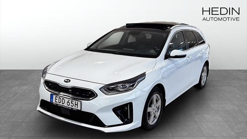 Begagnad Kia Ceed Advance 105 HK (77 kW) 2020 Vit Halvkombi