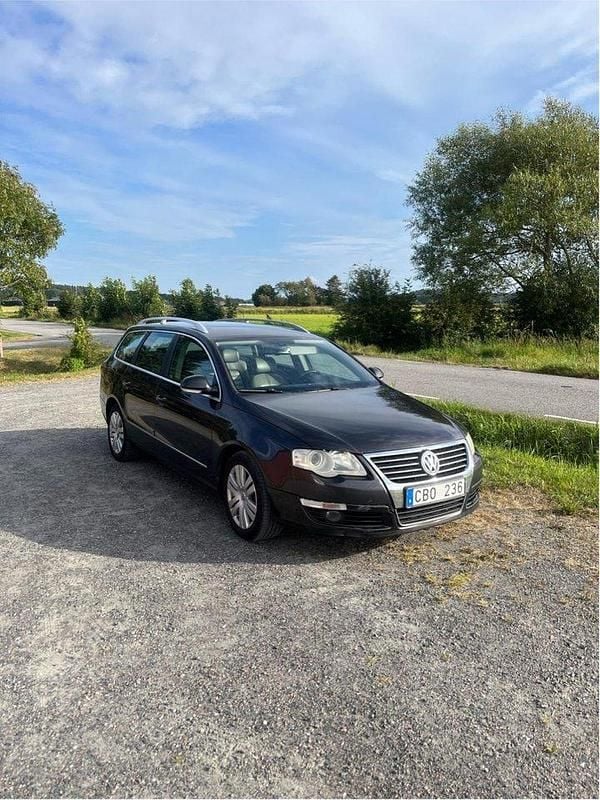 Brun Begagnad 2006 VW Passat Kombi | 15 000 kr (Bra pris) - Bild 1/4