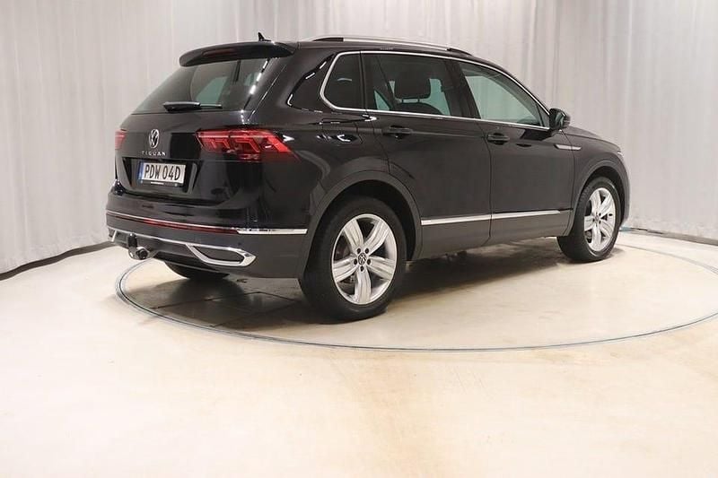 Begagnad VW Tiguan 200 HK (147 kW) 2020 Svart SUV