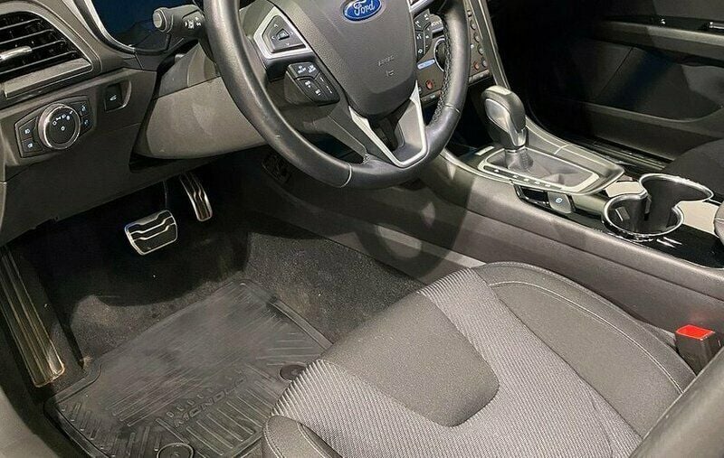 Begagnad Ford Mondeo Business Edition 211 HK (155 kW) 2015 Grön Halvkombi