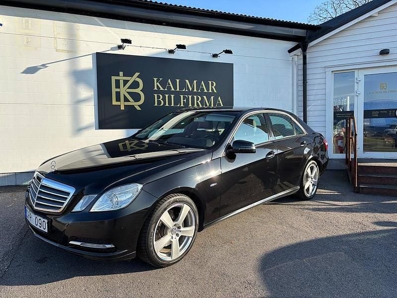Svart Begagnad 2011 Mercedes E200 Classic Sedan | 87 900 kr (Bra pris) - Bild 1/4