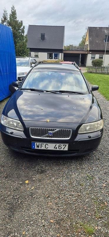 Svart Begagnad 2005 Volvo V70 Kombi | 20 000 kr (Marknadspris) - Bild 1/4