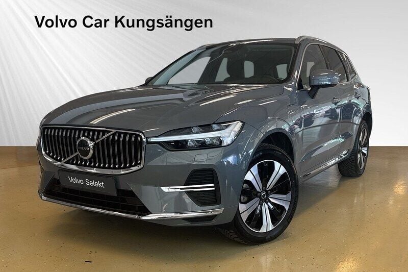 Grå Begagnad 2022 Volvo XC60 Core SUV | 479 900 kr (Marknadspris) - Bild 1/3