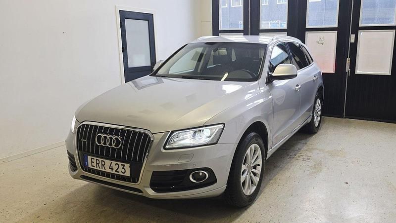 Silver Begagnad 2015 Audi Q5 Design SUV | 154 900 kr (Bra pris) - Bild 1/4