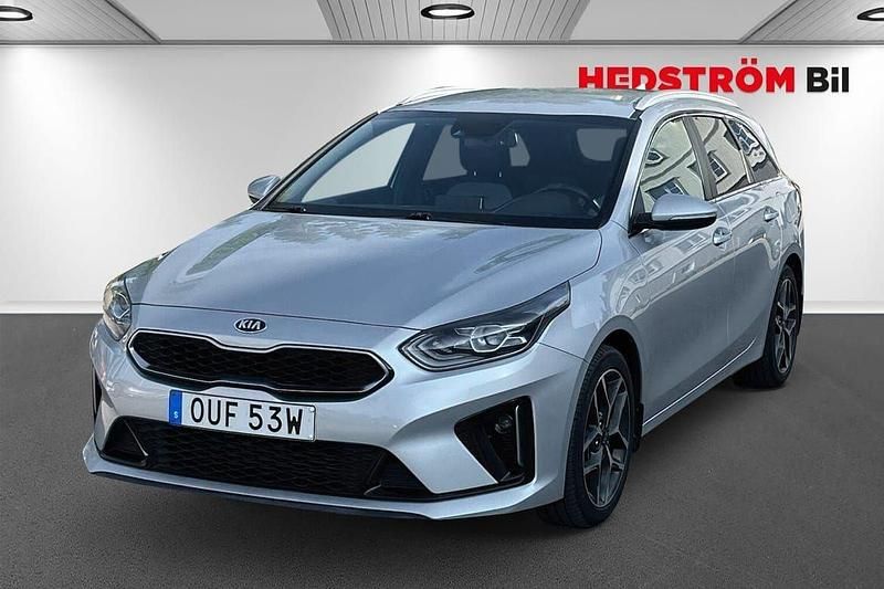Grå Begagnad 2019 Kia Ceed Sportswagon GT-Line Kombi | 169 000 kr (Marknadspris) - Bild 1/4