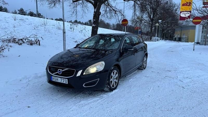 Begagnad 2011 Volvo V60 Kombi | 52 900 kr (Superpris) - Bild 1/4
