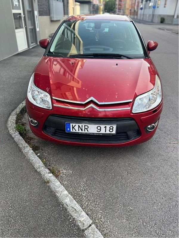 Röd Begagnad 2009 Citroën C4 Halvkombi | 20 000 kr (Marknadspris) - Bild 1/4