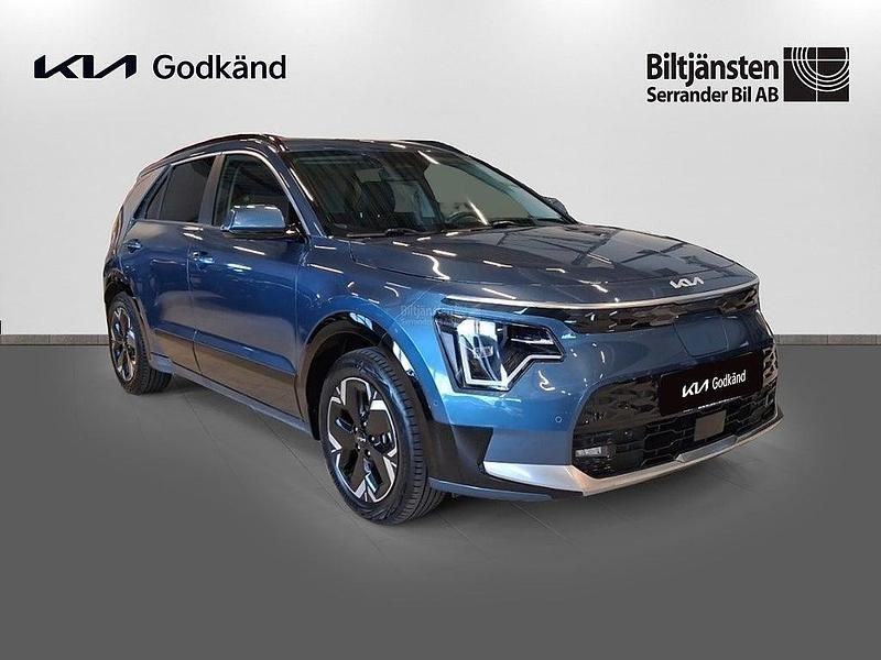 Begagnad Kia e-Niro Advance 150 kW (204 HK) 2022 Blå SUV