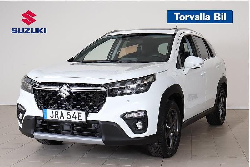 Vit Begagnad 2024 Suzuki SX4 S-Cross SUV | 299 000 kr (Marknadspris) - Bild 1/4