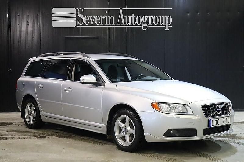 Grå Begagnad 2011 Volvo V70 Momentum Kombi | 59 900 kr (Marknadspris) - Bild 1/4