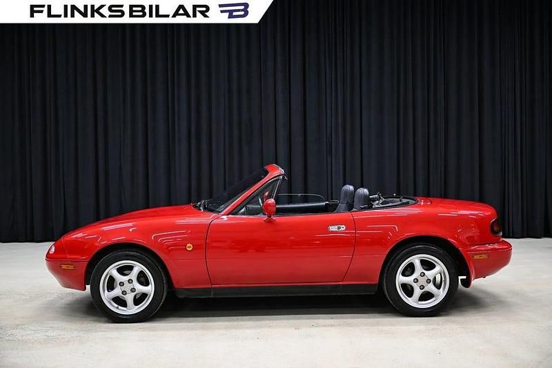 Begagnad Mazda MX5 116 HK (85 kW) 1991 Röd Cab