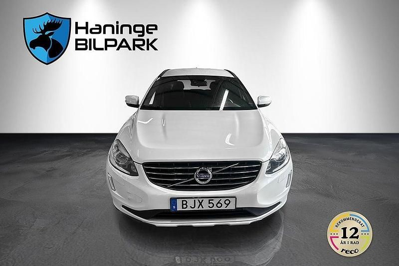 Begagnad Volvo XC60 Momentum 181 HK (133 kW) 2014 Vit SUV