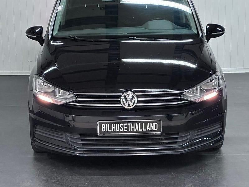 Begagnad VW Touran 150 HK (110 kW) 2018 Svart Minibuss
