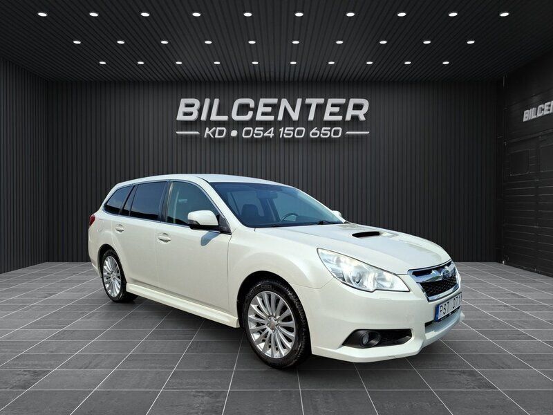Vit Begagnad 2013 Subaru Legacy Kombi | 89 900 kr (Lite dyr) - Bild 1/4