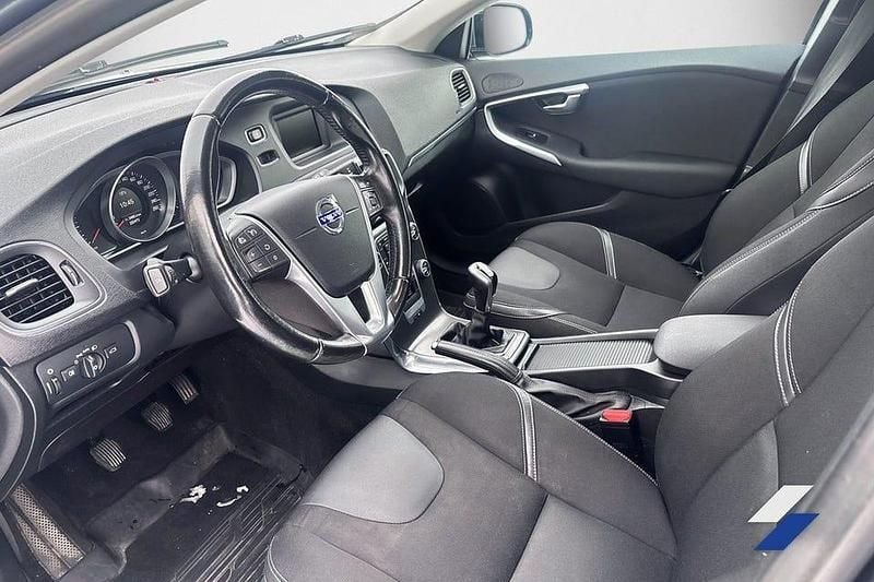 Begagnad Volvo V40 Momentum 116 HK (85 kW) 2014 Grå Halvkombi