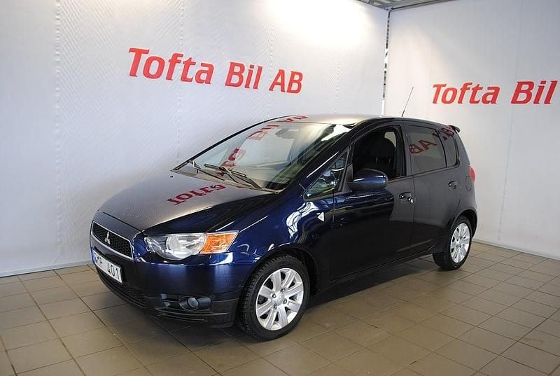 Begagnad Mitsubishi Colt 129 HK (94 kW) 2012 Blå Halvkombi