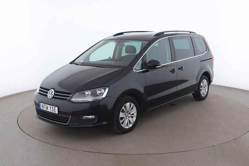 Svart Begagnad 2017 VW Sharan Comfortline Minibuss | 221 000 kr (Bra pris) - Bild 1/4