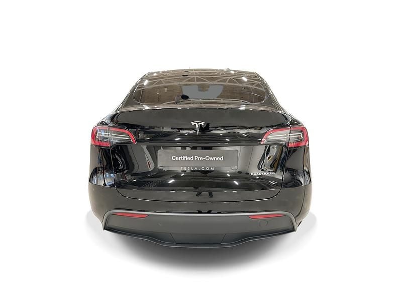 Begagnad Tesla Model Y Long Range AWD 378 kW (514 HK) 2023 Svart SUV