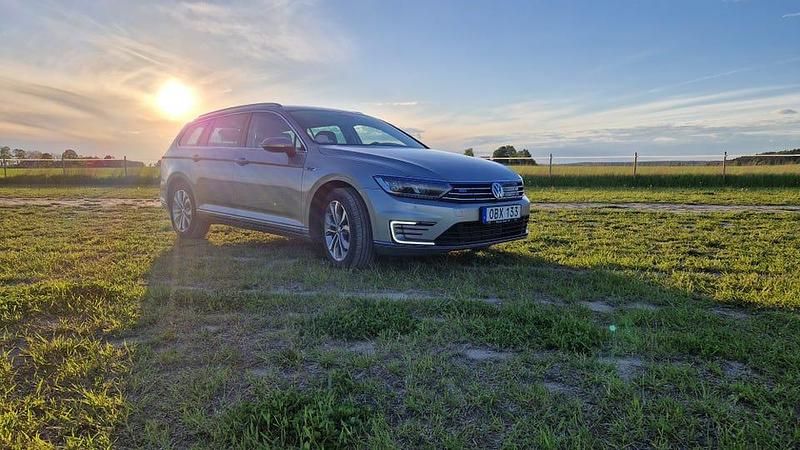 Begagnad 2017 VW Passat GTE Kombi | 164 999 kr (Lite dyr) - Bild 1/4