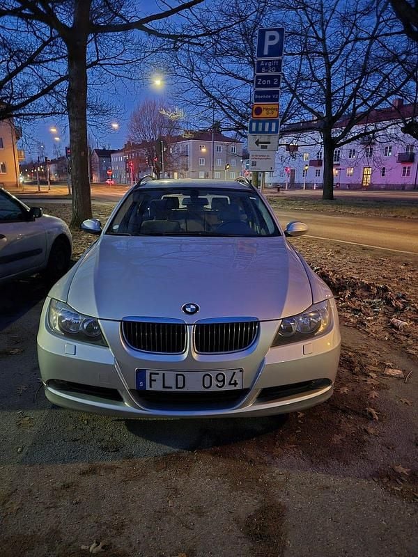 Begagnad BMW 320 150 HK (110 kW) 2007 Kombi