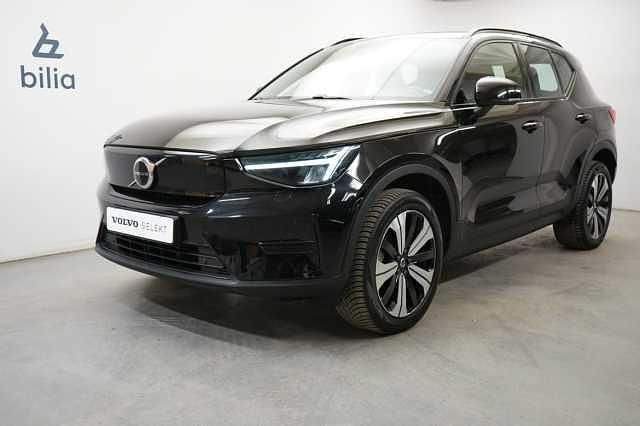 Svart Begagnad 2022 Volvo XC40 Core SUV | 339 900 kr - Bild 1/3