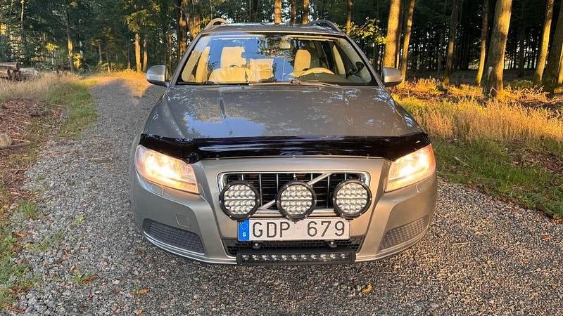 Begagnad 2008 Volvo V70 Kombi | 35 000 kr - Bild 1/4