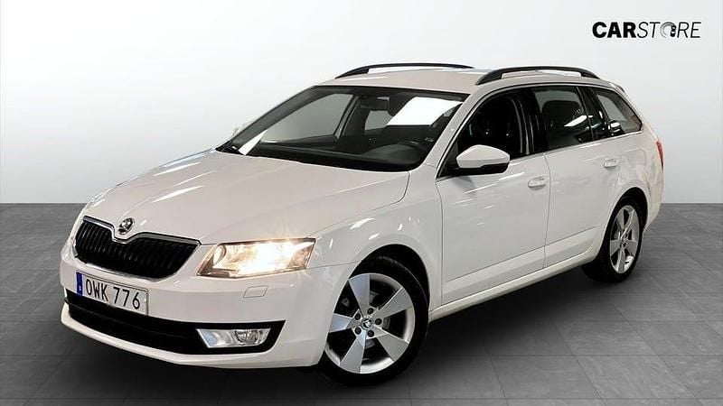 Begagnad Skoda Octavia Ambition 110 HK (80 kW) 2016 Vit Halvkombi