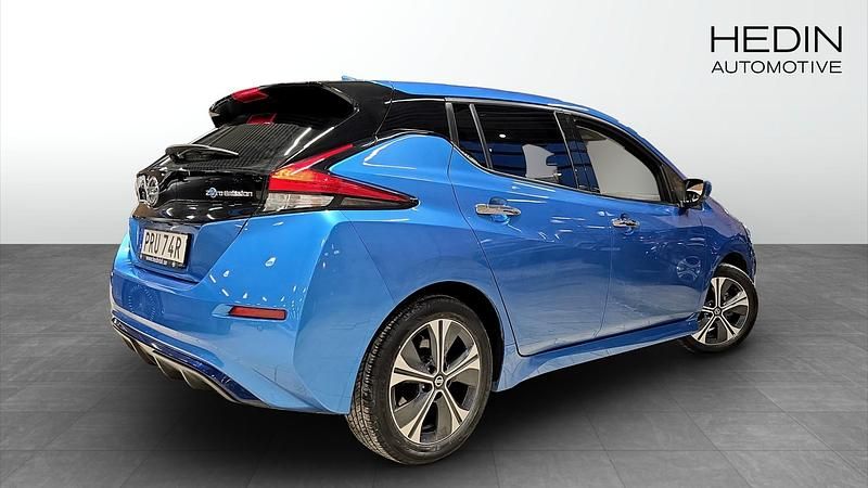 Begagnad Nissan Leaf N-Connecta 157 kW (214 HK) 2021 Blå Halvkombi