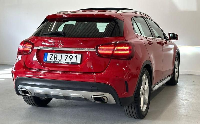 Begagnad Mercedes GLA200 AMG 156 HK (114 kW) 2017 Röd SUV
