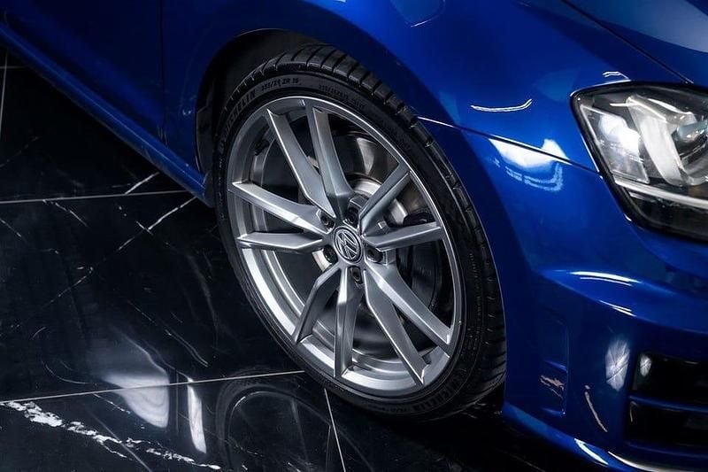 Begagnad VW Golf VII R 301 HK (221 kW) 2016 Blå Kombi