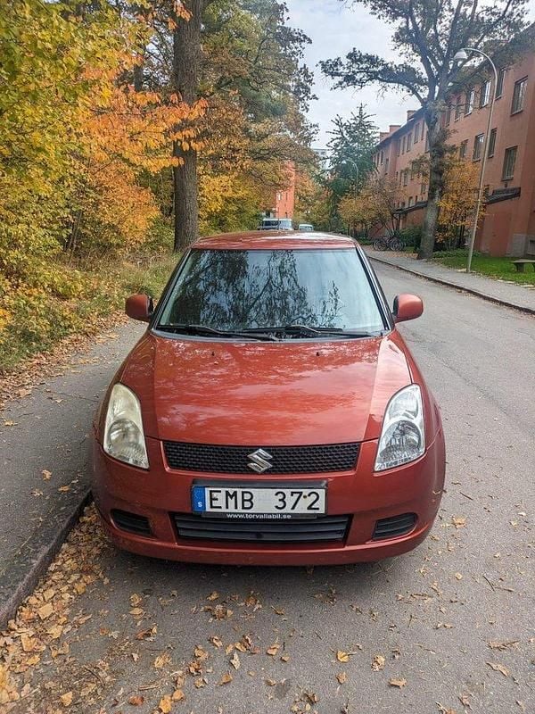 Orange Begagnad 2007 Suzuki Swift Halvkombi | 19 900 kr (Bra pris) - Bild 1/4