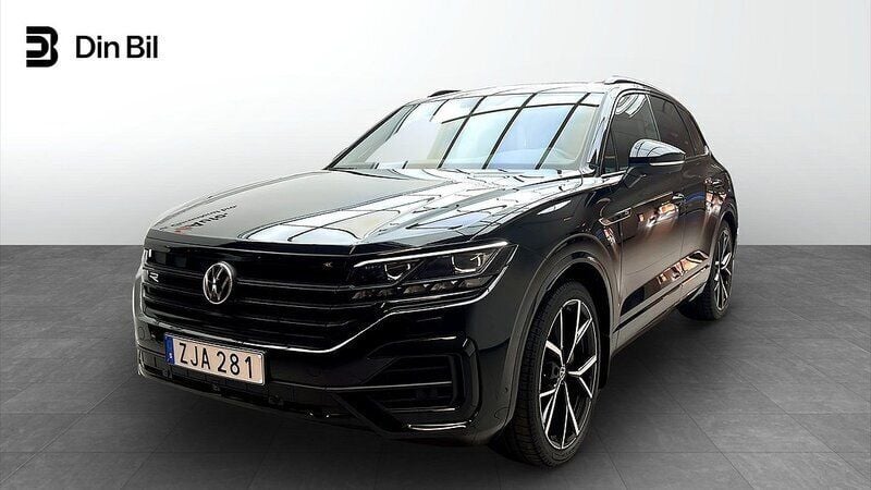 Svart Begagnad 2023 VW Touareg R SUV | 879 900 kr (Dyr) - Bild 1/4