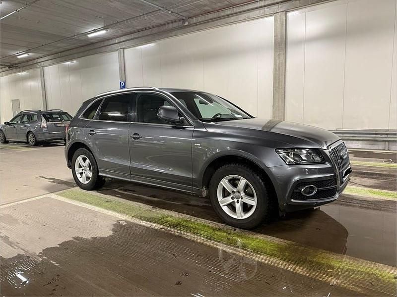 Daytona grey Begagnad 2011 Audi Q5 S-Line SUV | 129 000 kr (Marknadspris) - Bild 1/4