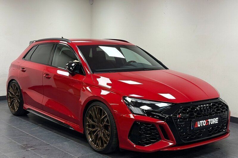 Begagnad 2024 Audi RS3 Sportback Design Halvkombi | 729 900 kr - Bild 1/4